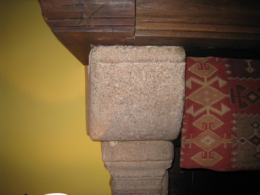 Le Logis Des Tourelles Panzió Beaupréau Kültér fotó
